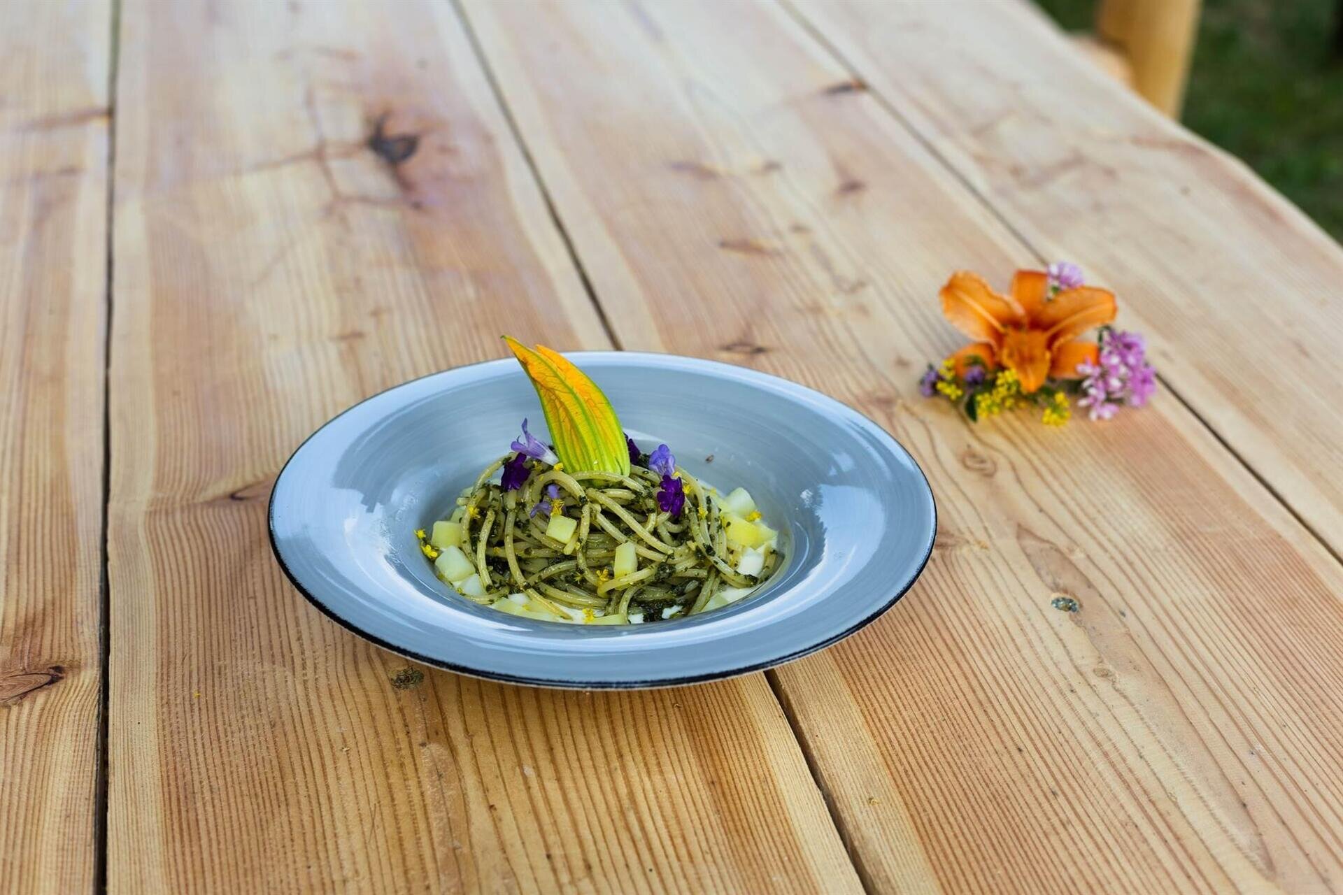 Spaghetto al pesto all'aglio orsino