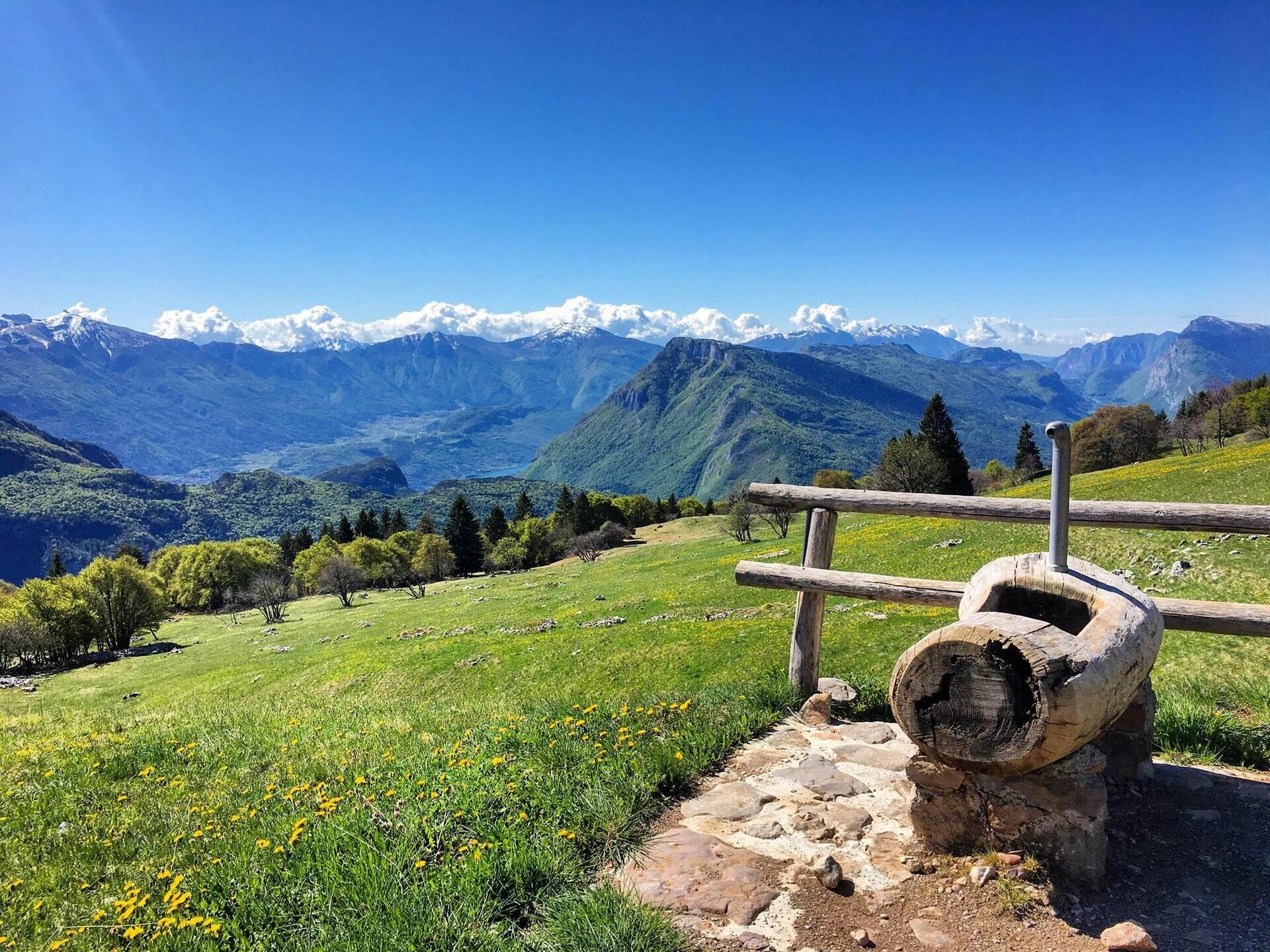 Fontana dei pastori, Prada