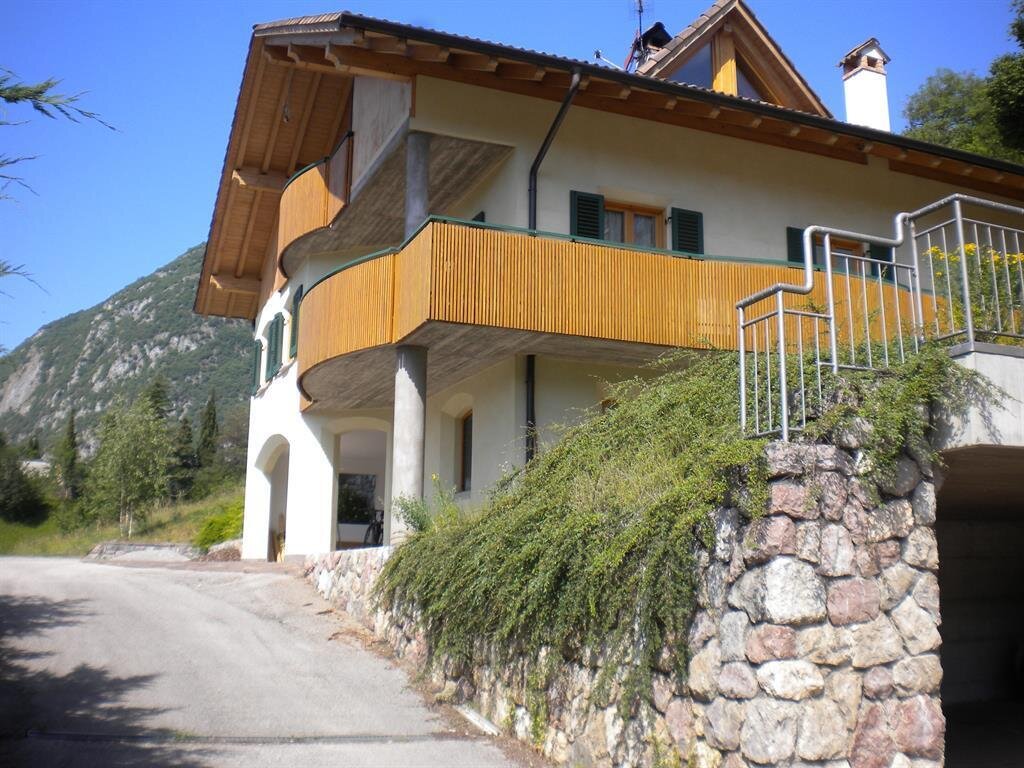 Berghi Valter - esterno/2