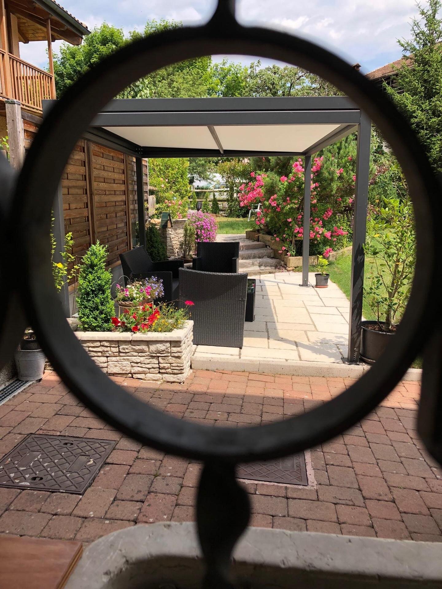 Gazebo Nero in nostro giardino