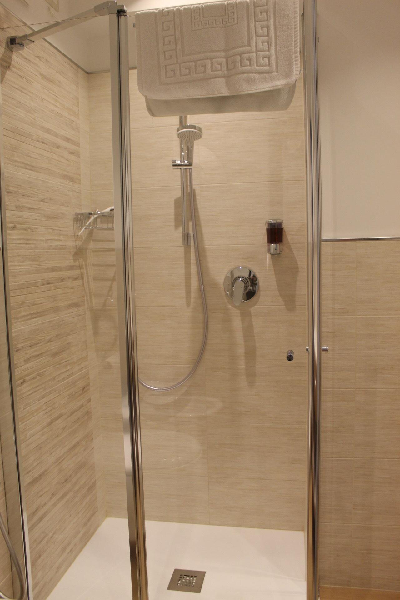 Doccia bagno UvaSpina