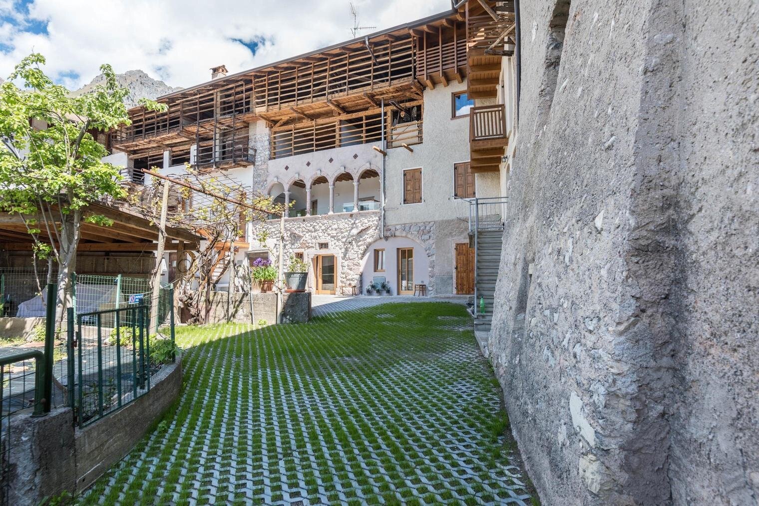 Images Trn 1 17b9f2bb 1773 4a06 8c7f 3629917443ce 99 Image