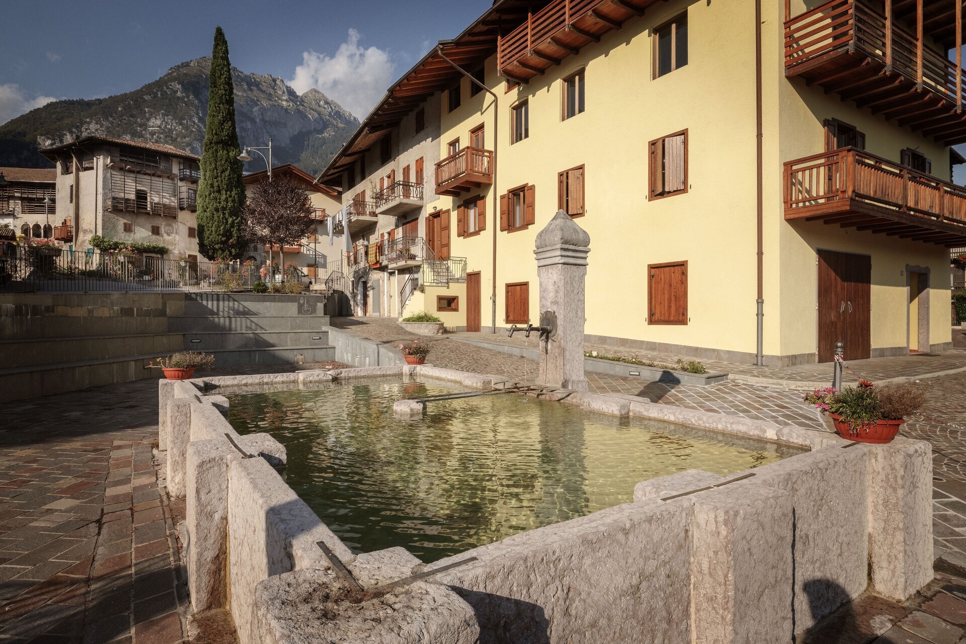 A visit to the village of Dorsino with the Greeters