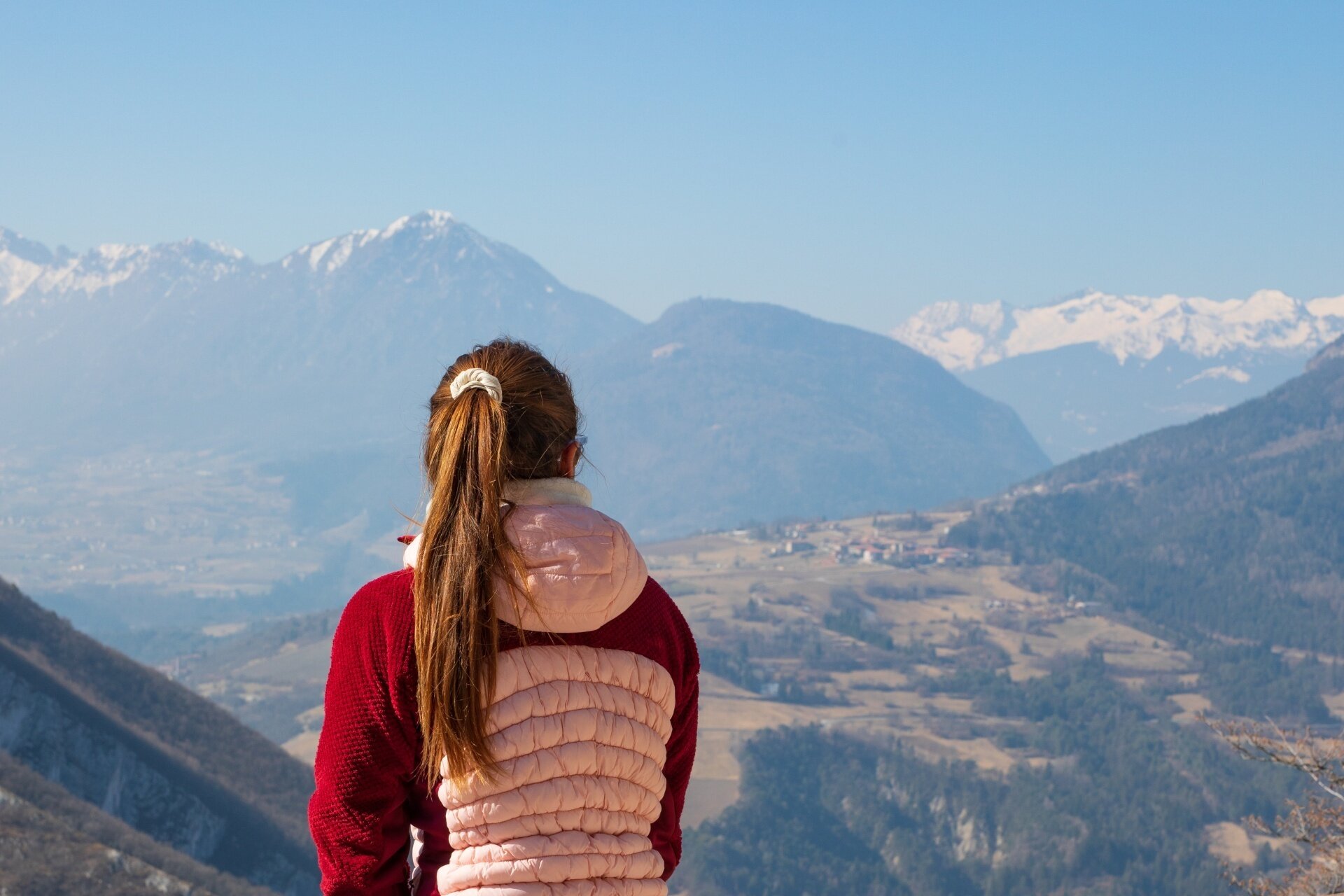 Walk between the hamlets of San Lorenzo Dorsino up to Colle Beo