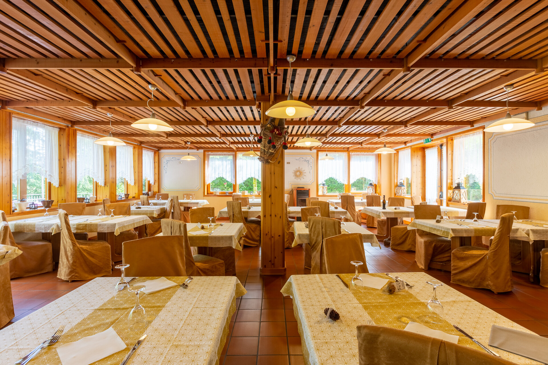 Content Dam Org 0 Images Full Rights Miste 0115 Ristorante Nembia Lago Di Nembia Estate C 2021 Fabio Staropoli Fotofiore Com