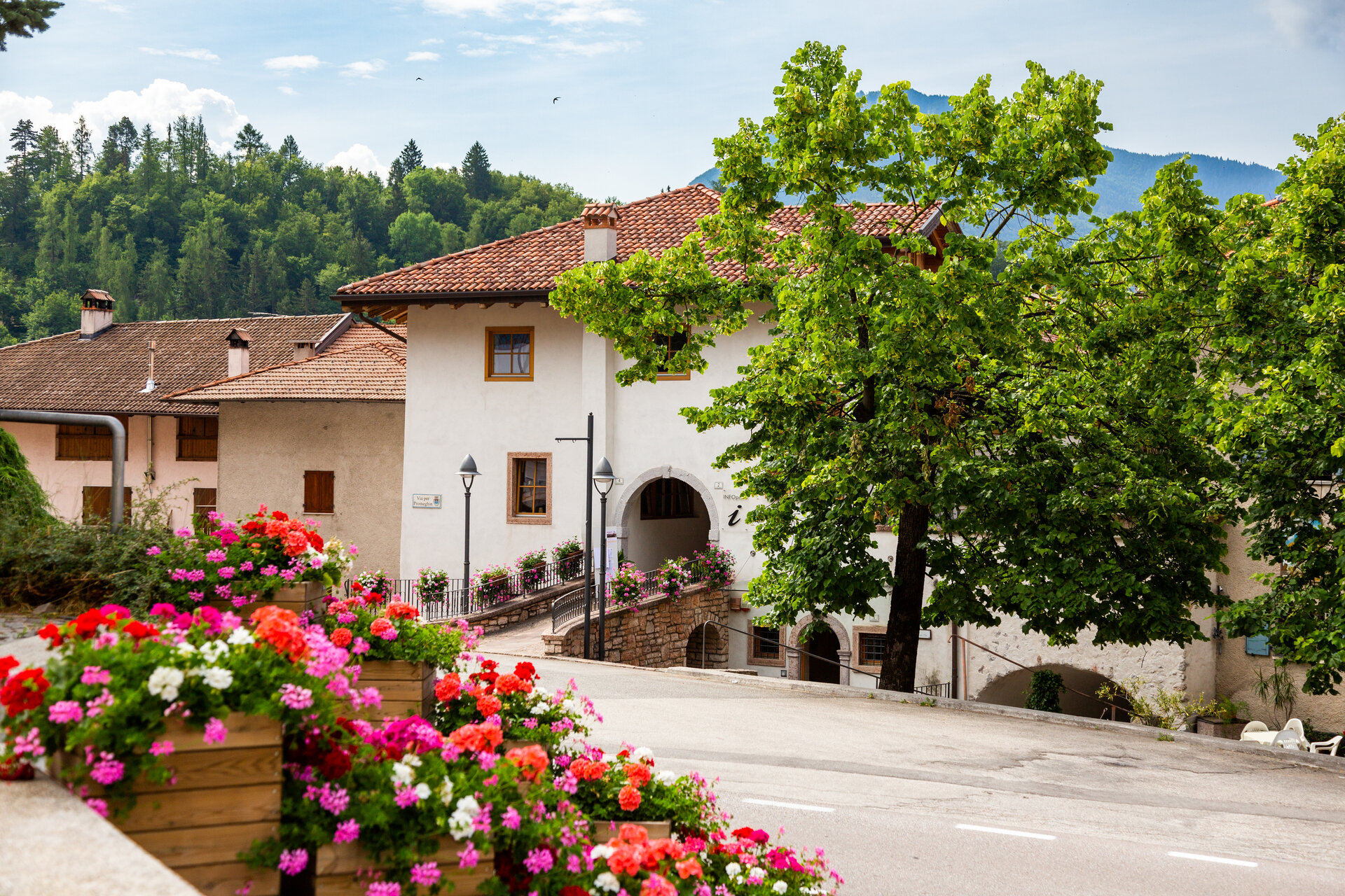 Content Dam Org 0 Images Full Rights Miste 0143 Casa Parco C Era Una Volta Trentino C 2021 Fabio Staropoli Fotofiore Com