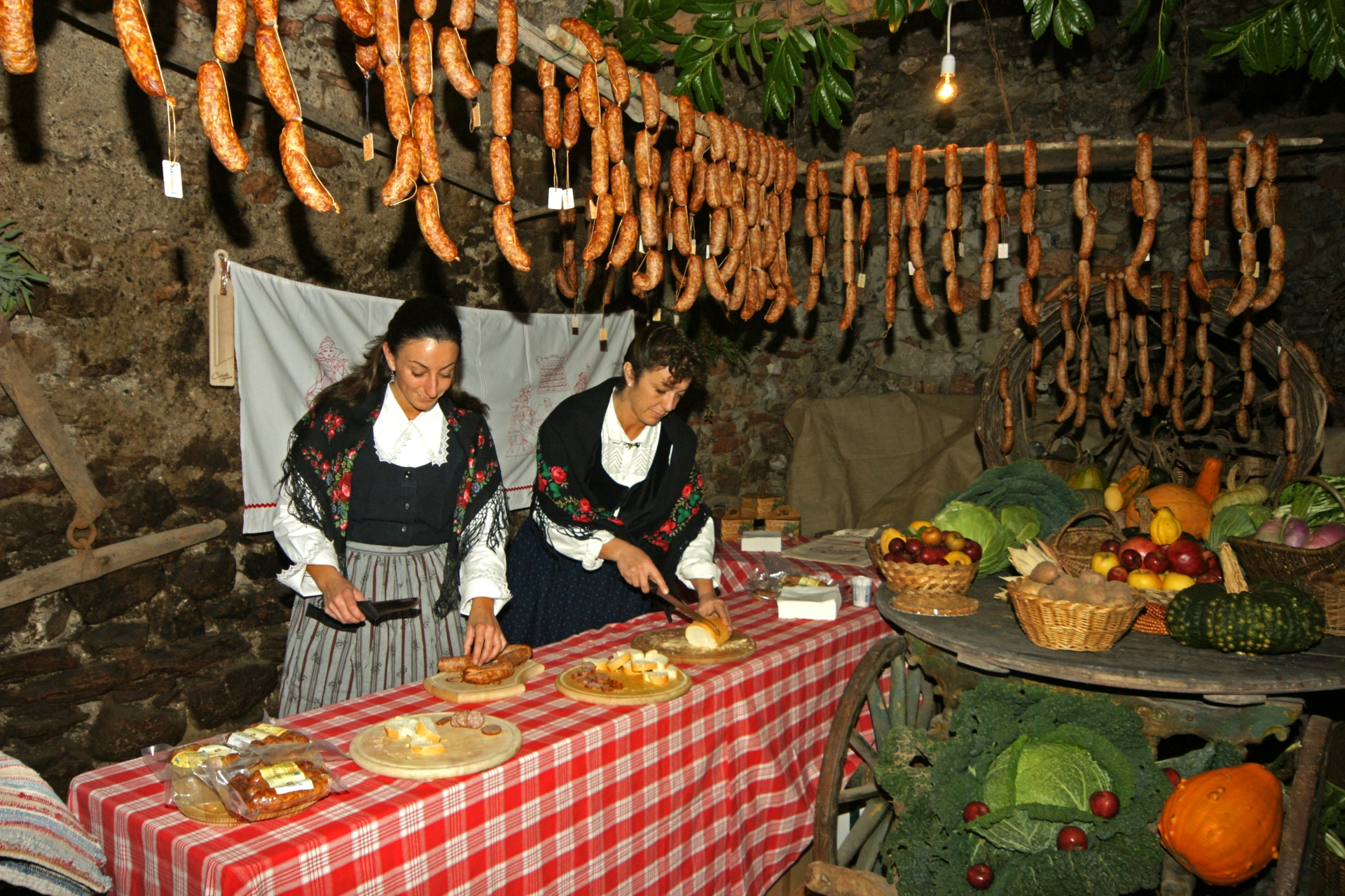 Sagra Della Ciuìga San Lorenzo Dorsino Donne Volt Ciuìga