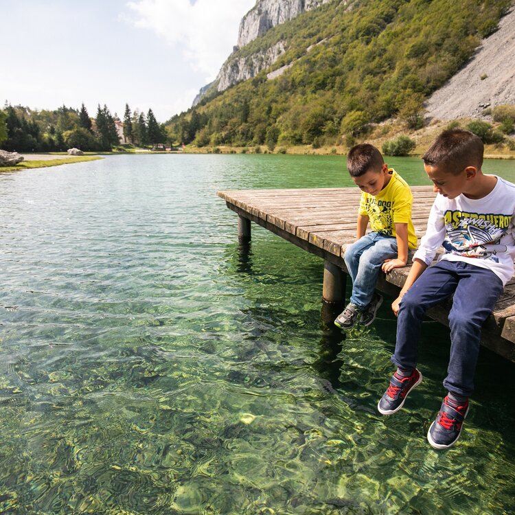 Lago Di Nembia San Lorenzo Dorsino Famiglia
