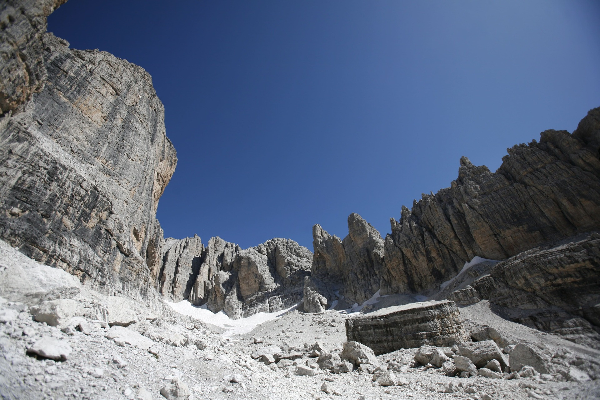 Dolomiti Di Brenta Val Ambiez Panoramica