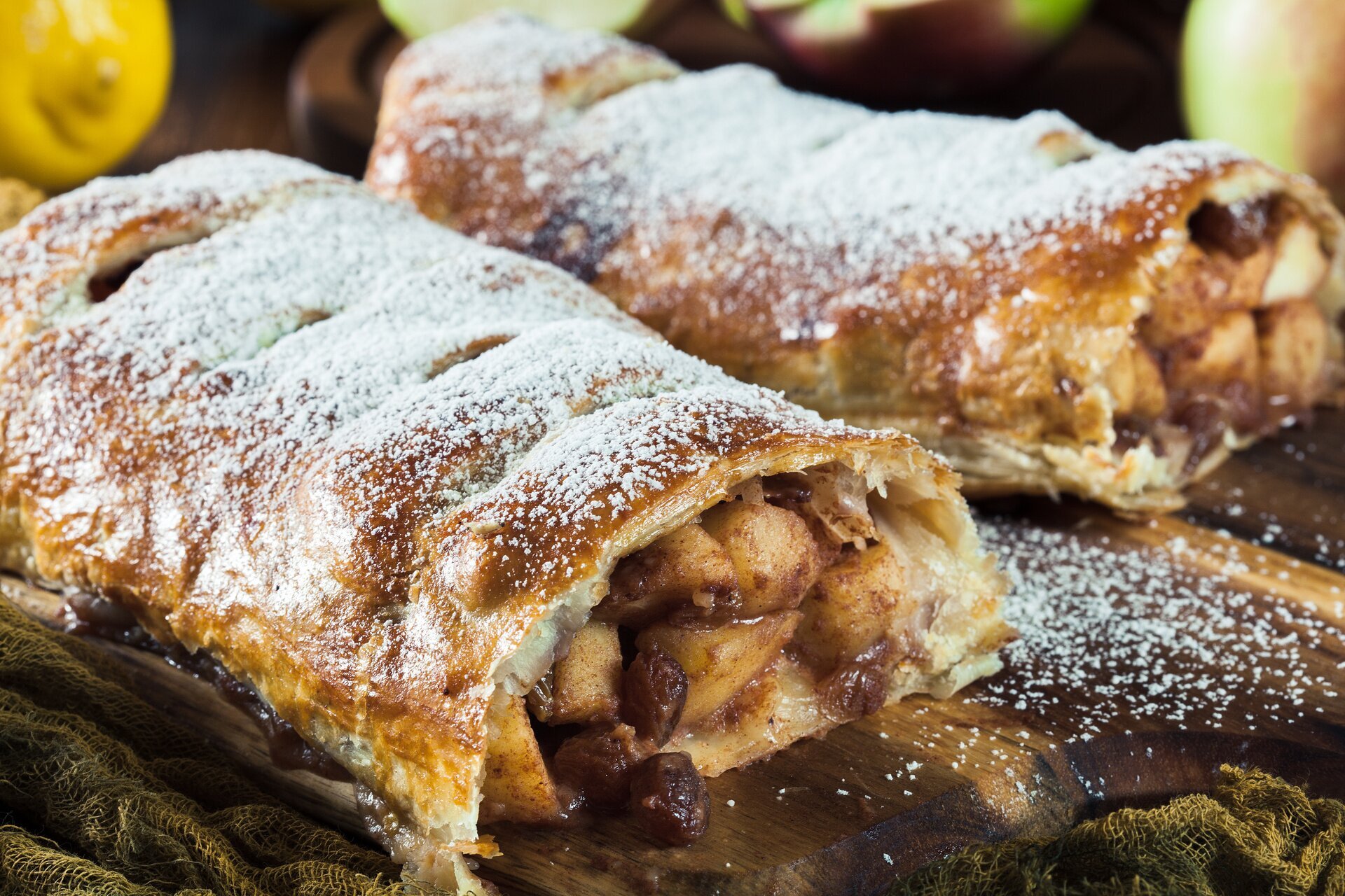 Dolce Tipico Strudel Mele San Lorenzo Dorsino