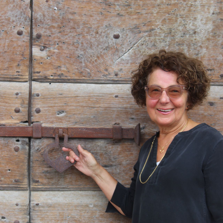 hello, I'm Donatella