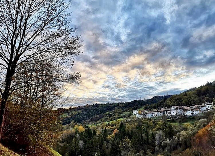 Il piccolo borgo di Andogno.