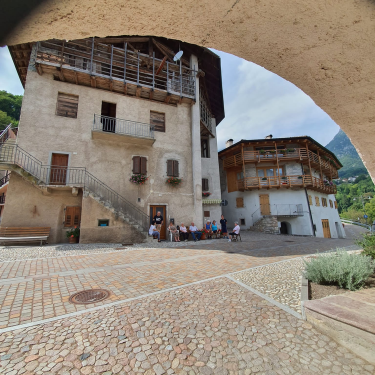 Il piccolo borgo di Andogno.