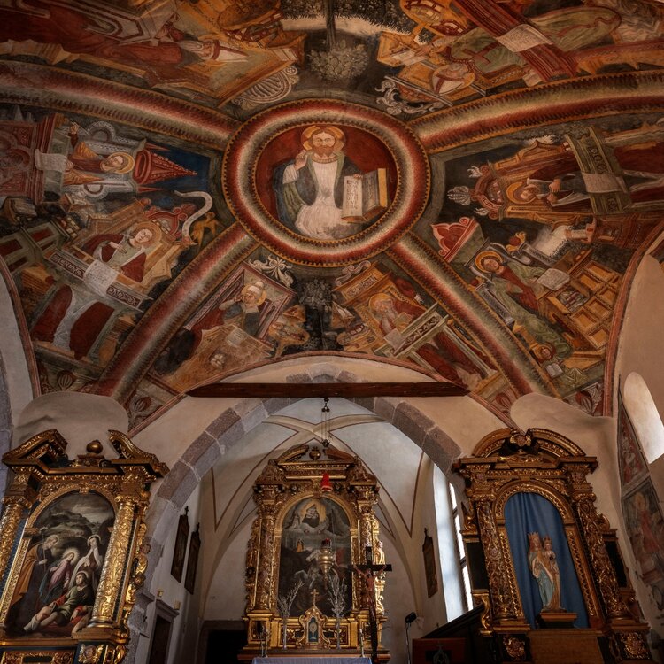 Affreschi dei Baschenis nella chiesa di San Giorgio a Dorsino.