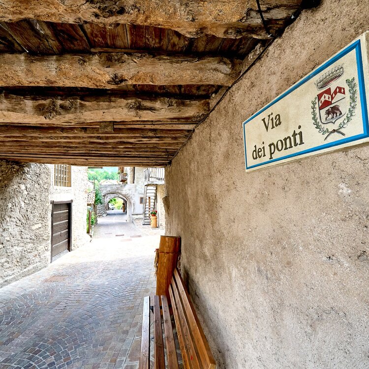 La via dei Ponti a Dorsino.