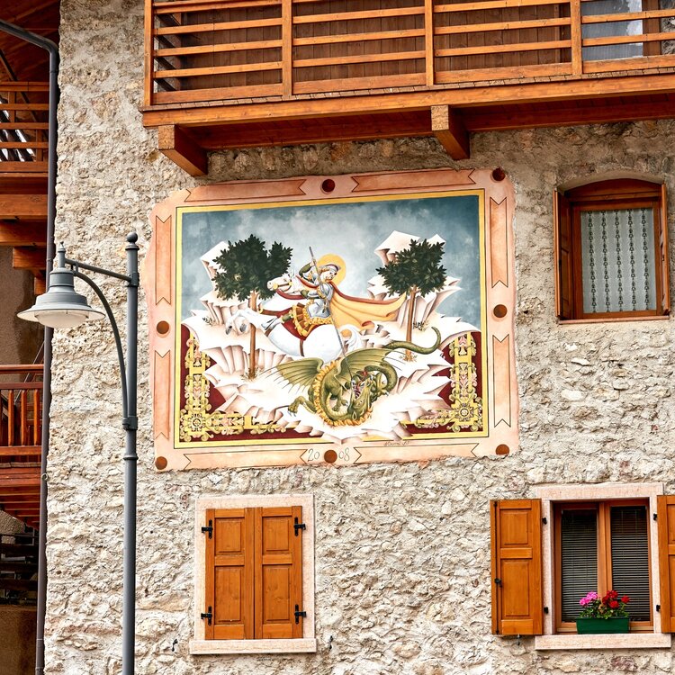Murales dedicato a San Giorgio a Dorsino.