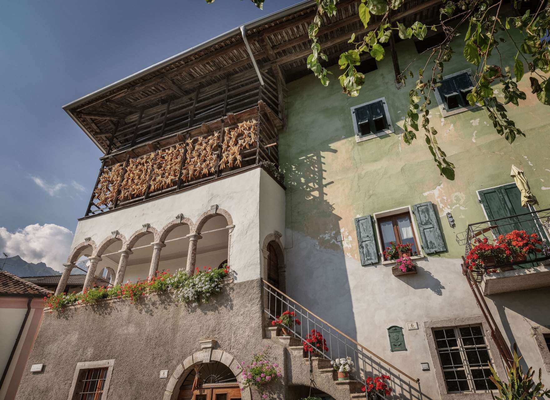 Casa Martinoni nella villa di Berghi a San Lorenzo in Banale. 