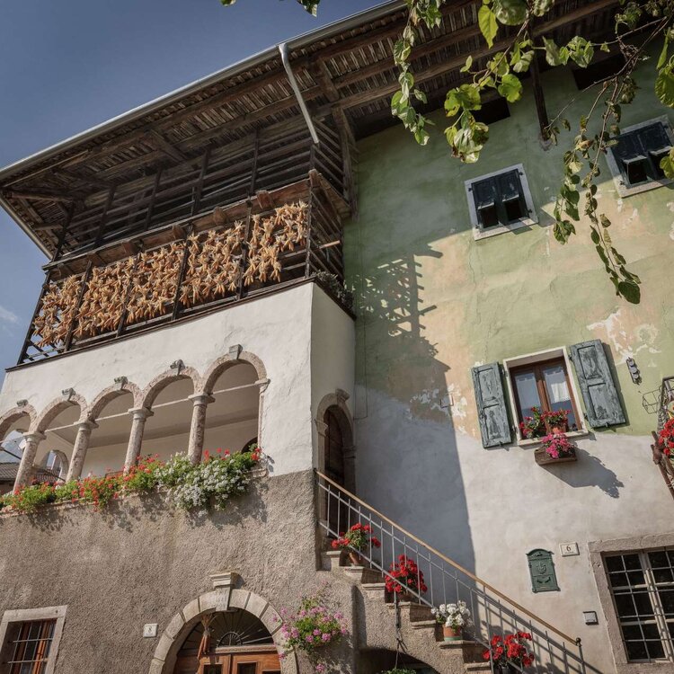 Casa Martinoni nella villa di Berghi a San Lorenzo in Banale. 