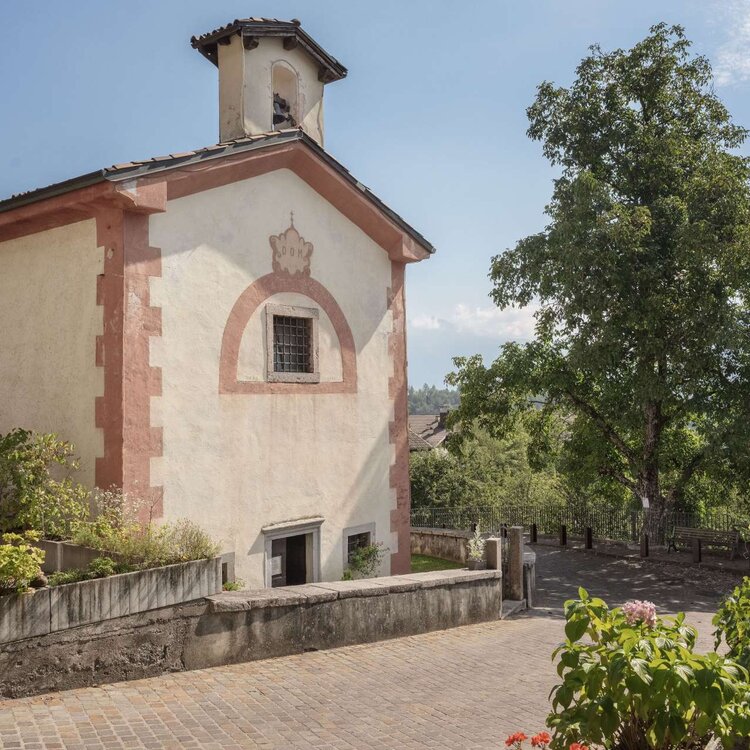 La Chiesa di San Matteo nella villa di Senaso a San Lorenzo in Banale.